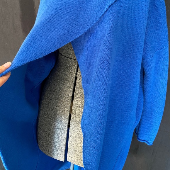 Asymmetrical chunky open front sweater - Picture 11 of 14